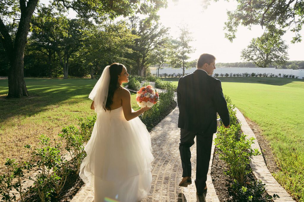 the springs at valley view texas couples portrait moment